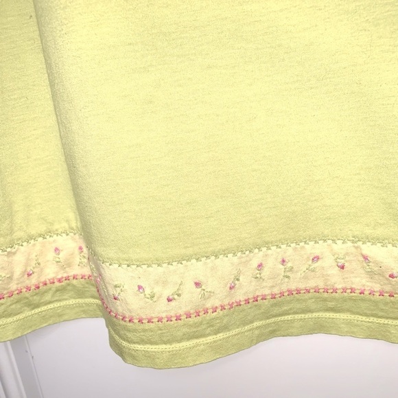 Express Stretchy Lime Green Skirt with Pink floral print Size Large - Picture 3 of 7